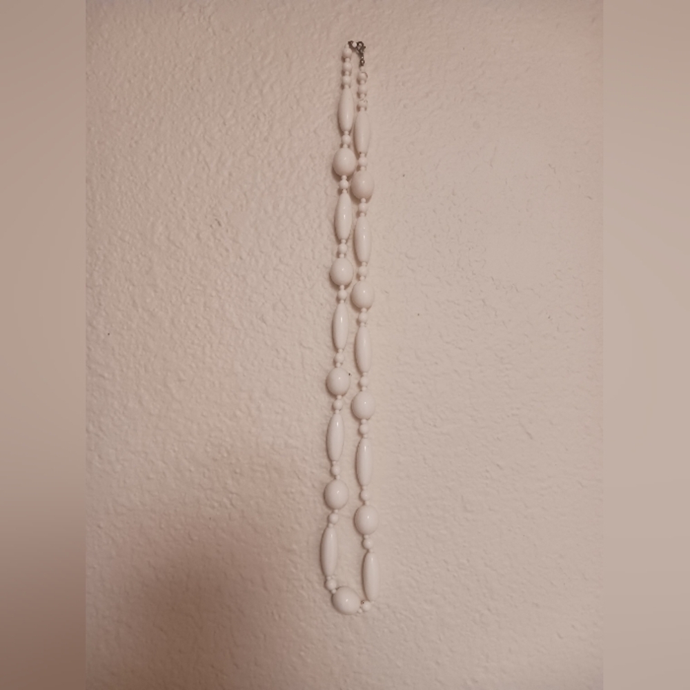 Vintage Acrylic White Beaded Necklace